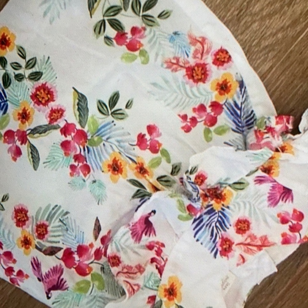 Girls neck sleeveless blouse